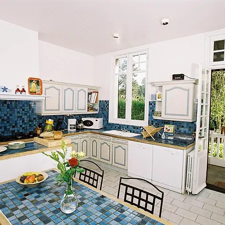Sleeps 16 Pool Air Con Wifi *